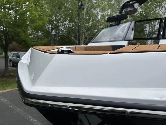 Slide: The Image of Nautique Super Air Nautique GS22 2025 - 10