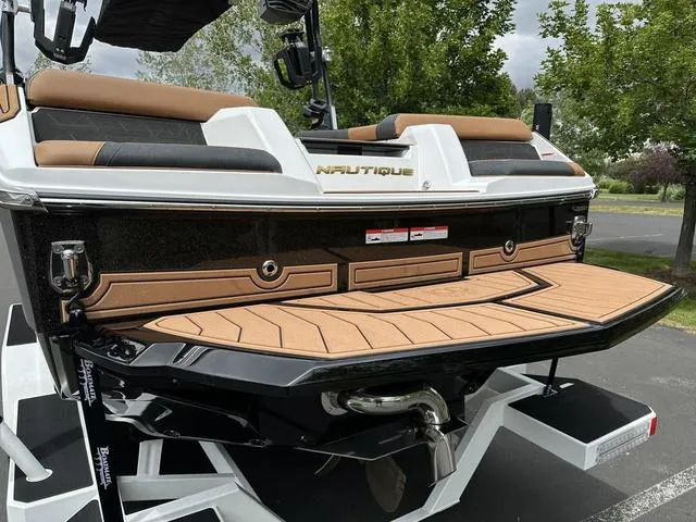 Slide: The Image of Nautique Super Air Nautique GS22 2025 - 16
