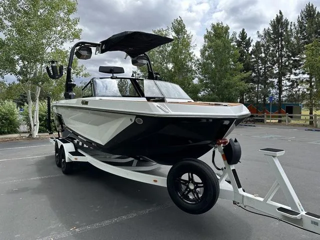 Slide: The Image of Nautique Super Air Nautique GS22 2025 - 2