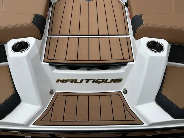 Slide: The Image of Nautique Super Air Nautique GS22 2025 - 21