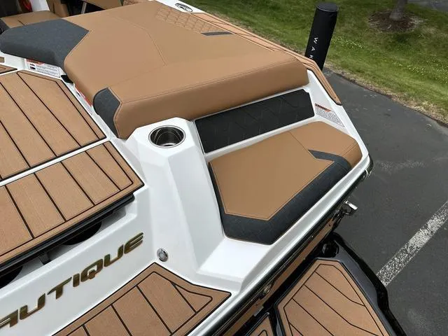 Slide: The Image of Nautique Super Air Nautique GS22 2025 - 22