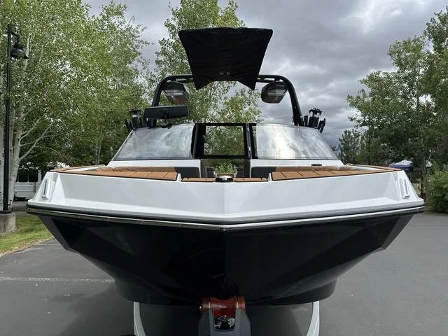 Slide: The Image of Nautique Super Air Nautique GS22 2025 - 3
