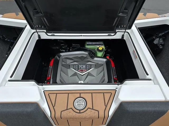 Slide: The Image of Nautique Super Air Nautique GS22 2025 - 30