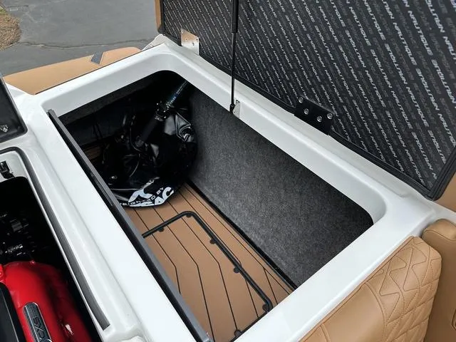 Slide: The Image of Nautique Super Air Nautique GS22 2025 - 31