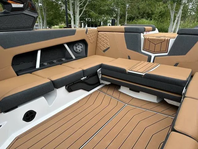 Slide: The Image of Nautique Super Air Nautique GS22 2025 - 33