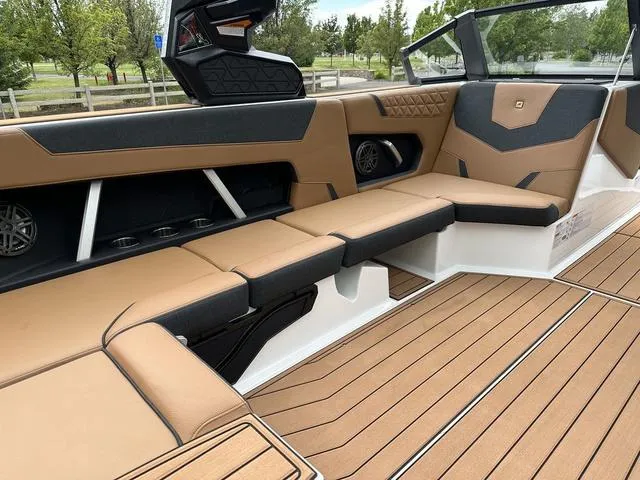 Slide: The Image of Nautique Super Air Nautique GS22 2025 - 34