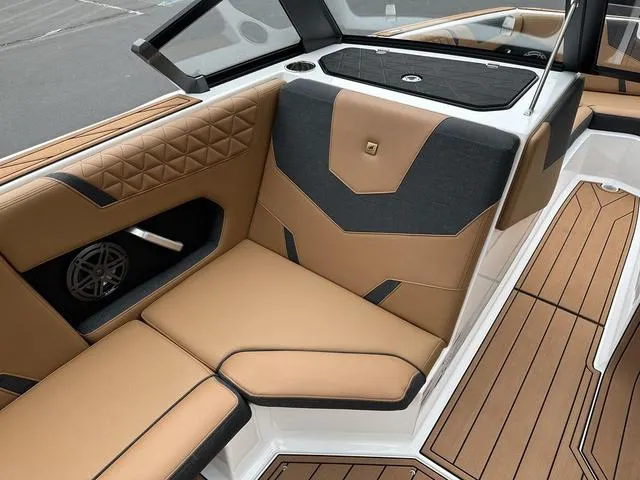 Slide: The Image of Nautique Super Air Nautique GS22 2025 - 37