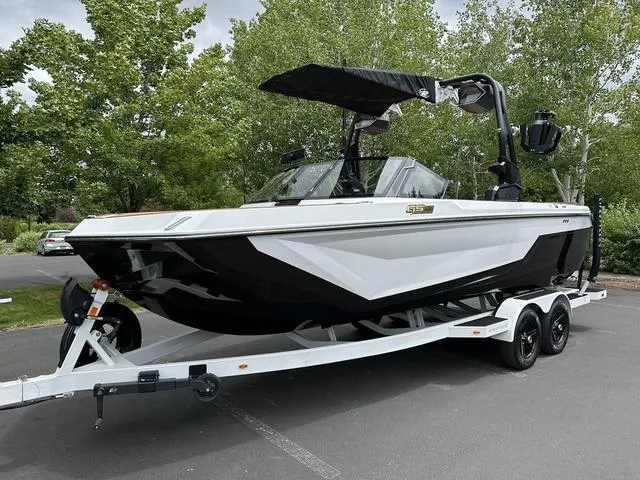 Slide: The Image of Nautique Super Air Nautique GS22 2025 - 4