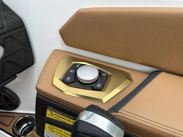 Slide: The Image of Nautique Super Air Nautique GS22 2025 - 47