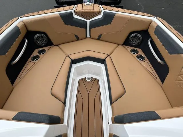 Slide: The Image of Nautique Super Air Nautique GS22 2025 - 49