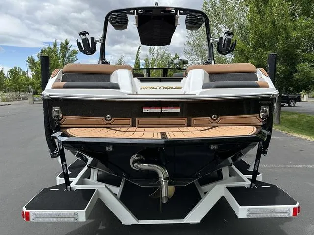 Slide: The Image of Nautique Super Air Nautique GS22 2025 - 6