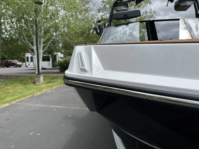 Slide: The Image of Nautique Super Air Nautique GS22 2025 - 8