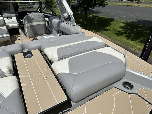 Slide: The Image of Centurion Ri230 2025 - 21