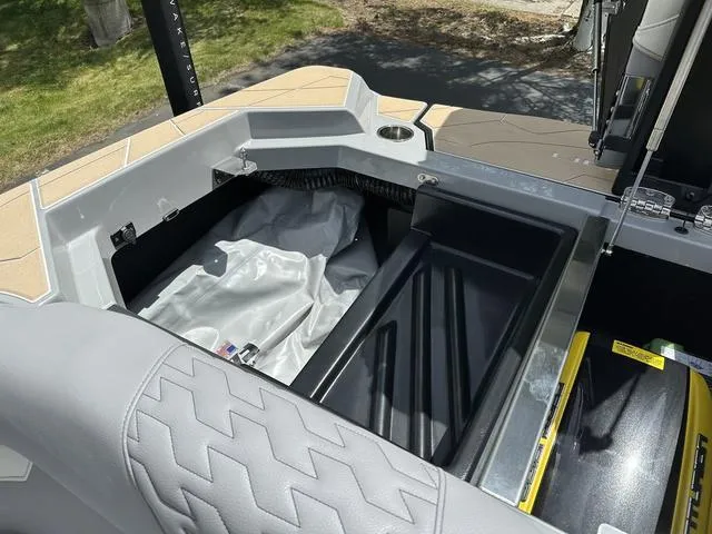 Slide: The Image of Centurion Ri230 2025 - 35