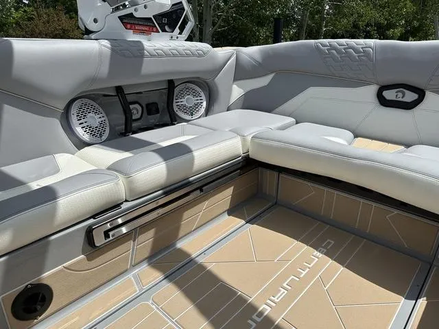 Slide: The Image of Centurion Ri230 2025 - 43