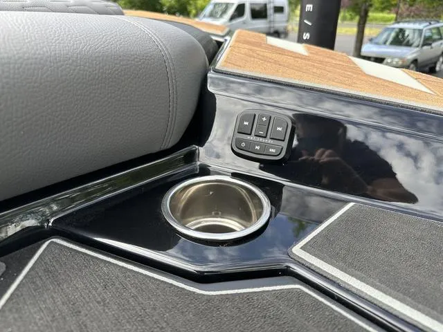 Slide: The Image of Centurion Ri245 2025 - 33