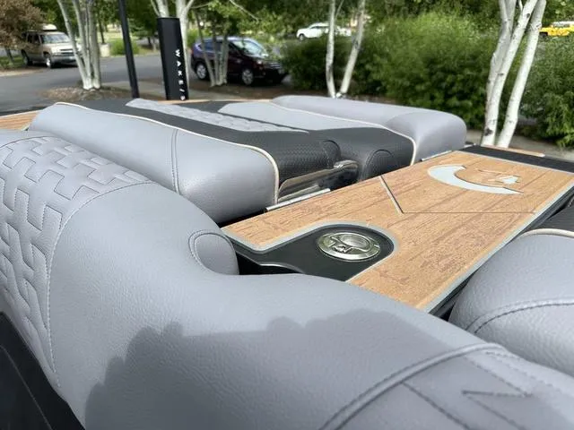 Slide: The Image of Centurion Ri245 2025 - 35