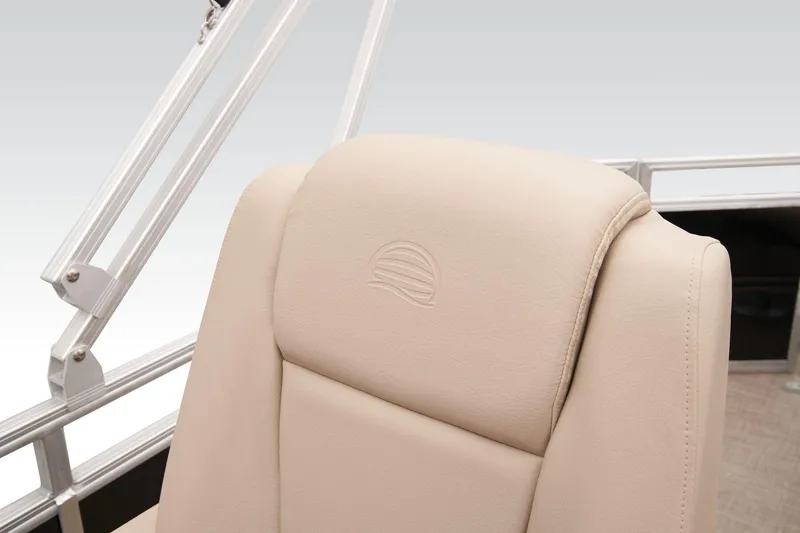 Slide: The Image of Sun Tracker SportFish 22 DLX 2025 - 35