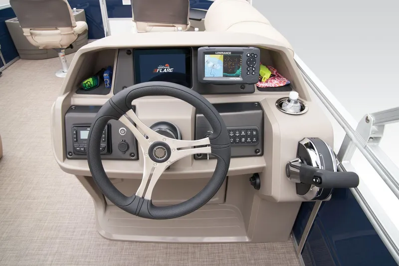 Slide: The Image of Sun Tracker Fishin' Barge 20 DLX 2025 - 25