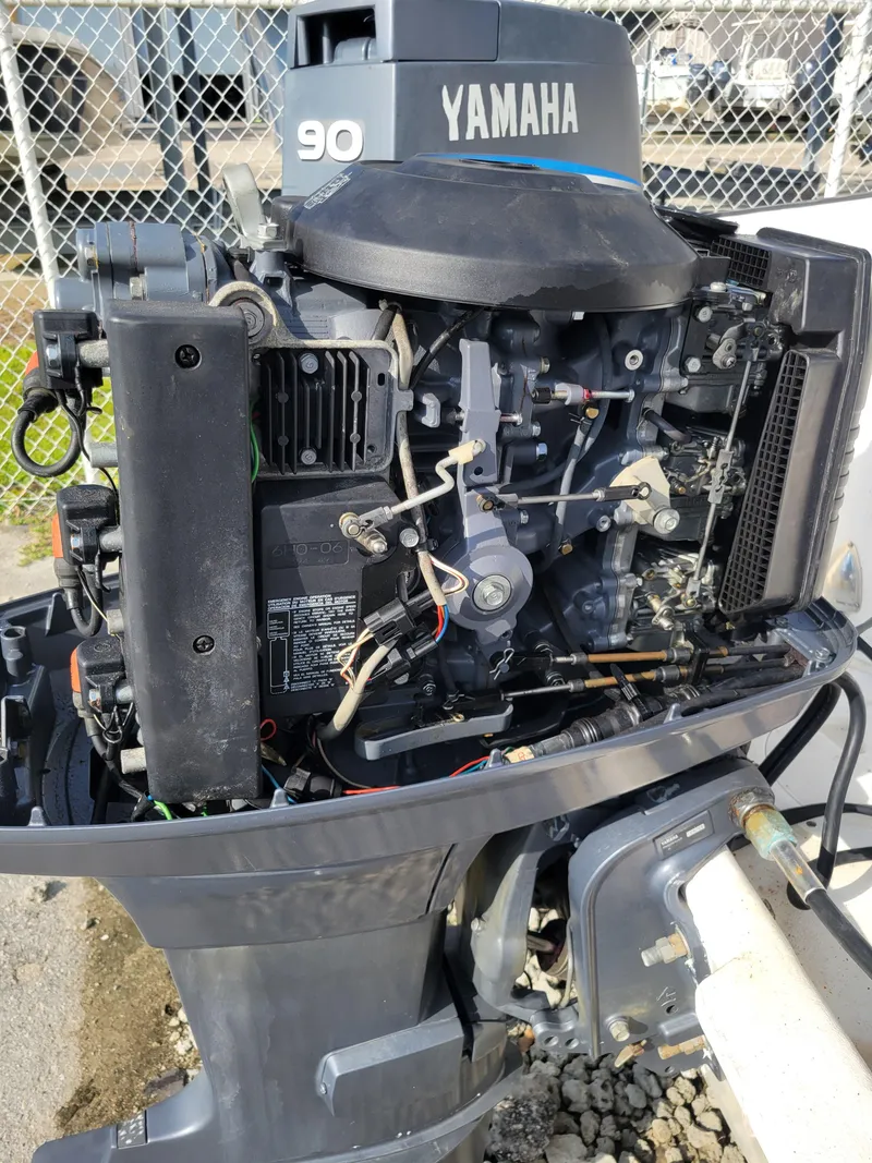 Slide: The Image of Yamaha 90 outboard motor on Palm Beach 181, 2005 model, detailed internal view. - 7