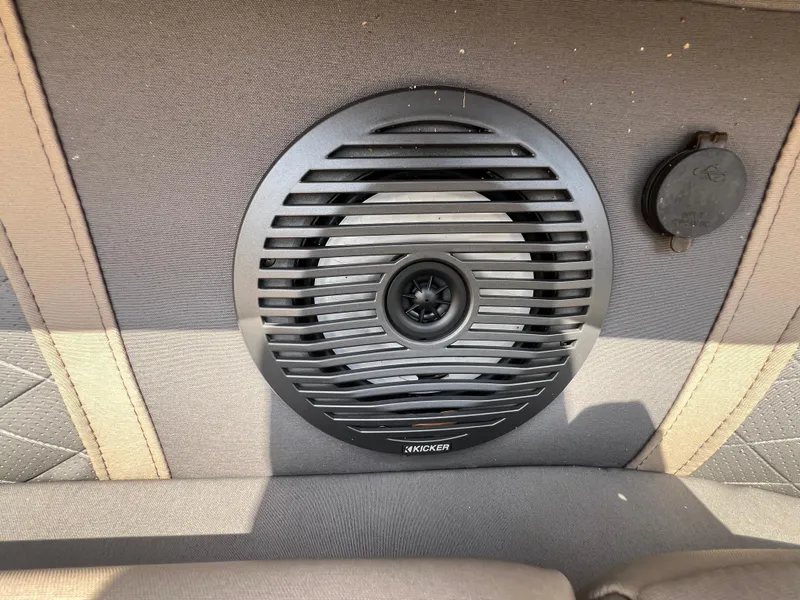 Slide: The Image of Speaker on a 2022 Bennington 22 LS boat interior. - 23