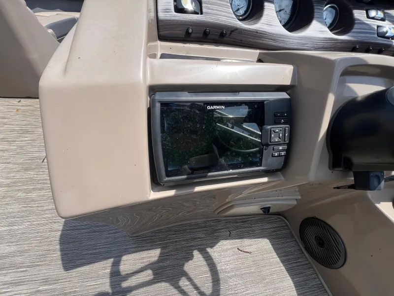 Slide: The Image of Dashboard of 2022 Bennington 22 LS boat with Garmin navigation system. - 8