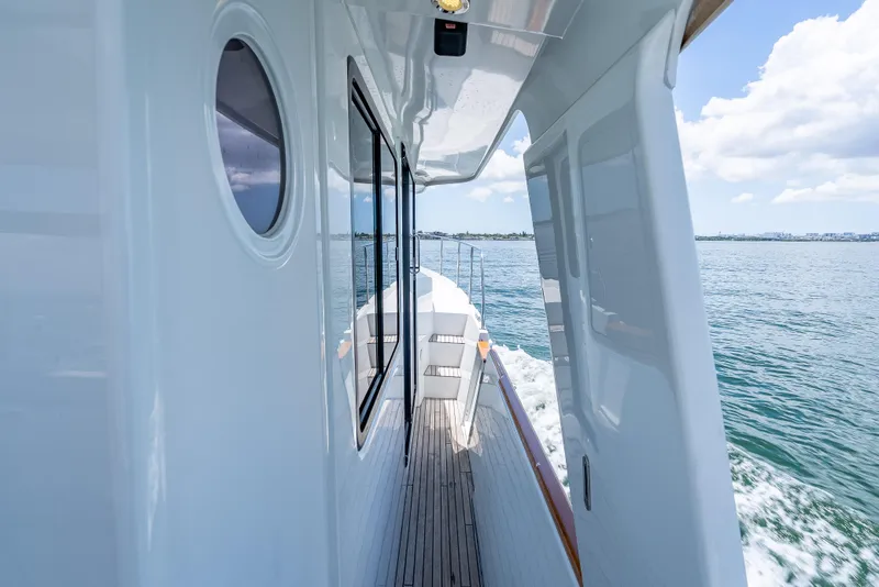 Slide: The Image of Beneteau Swift Trawler 34 2015 - 53