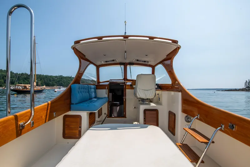 Slide: The Image of Hinckley Yachts Picnic Boat Classic 1995 - 19