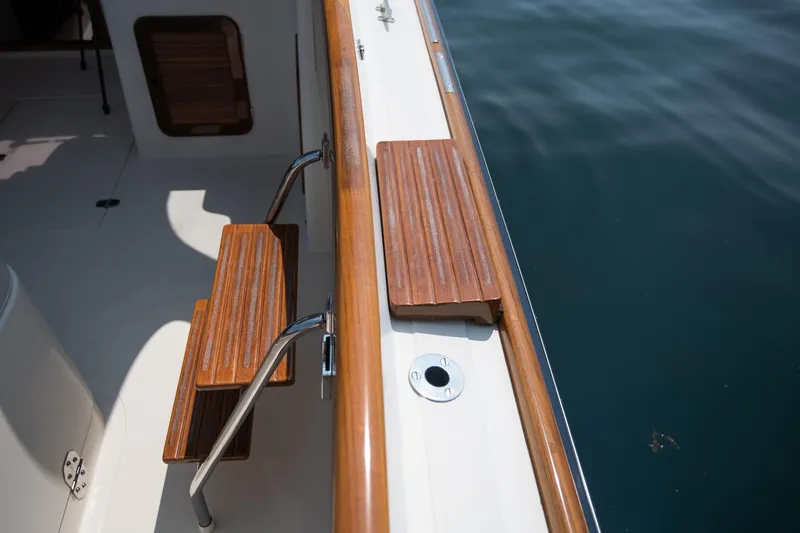 Slide: The Image of Hinckley Yachts Picnic Boat Classic 1995 - 21