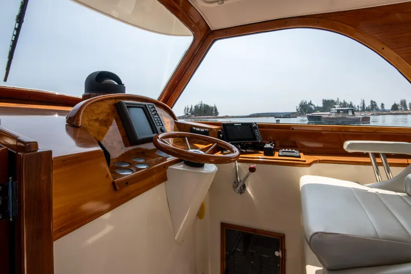 Slide: The Image of Hinckley Yachts Picnic Boat Classic 1995 - 26
