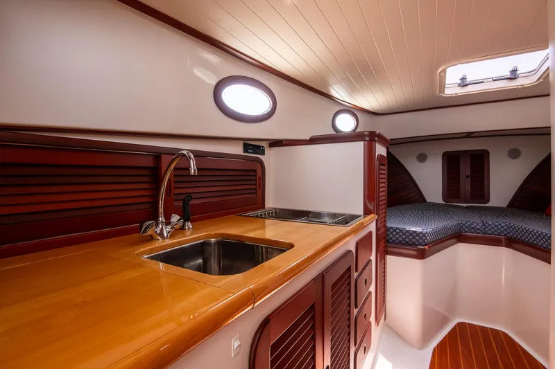 Slide: The Image of Hinckley Yachts Picnic Boat Classic 1995 - 30