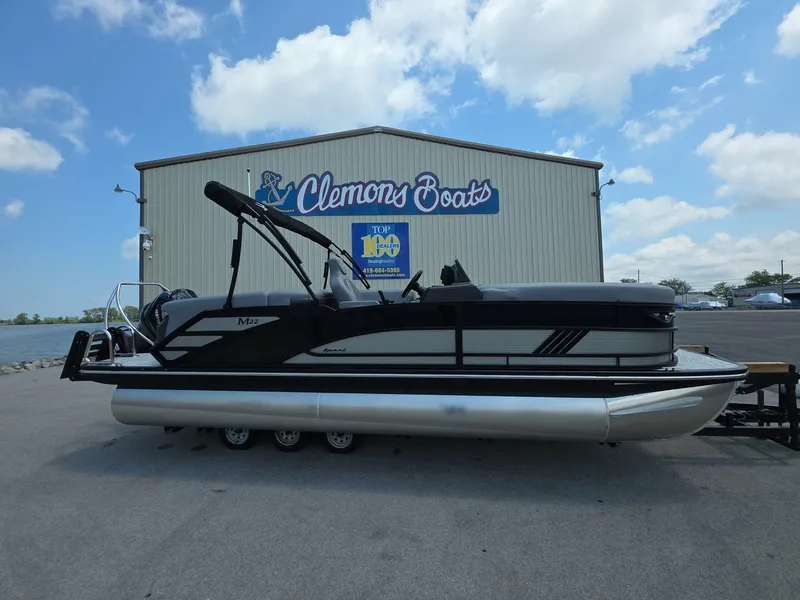 The Image of 2025 Bennington M Line pontoon boat at Clemons Boats dealership. - 0