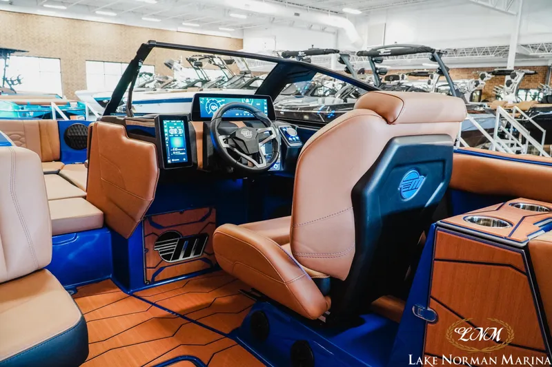 Slide: The Image of Malibu Wakesetter 24 MXZ 2025 - 10