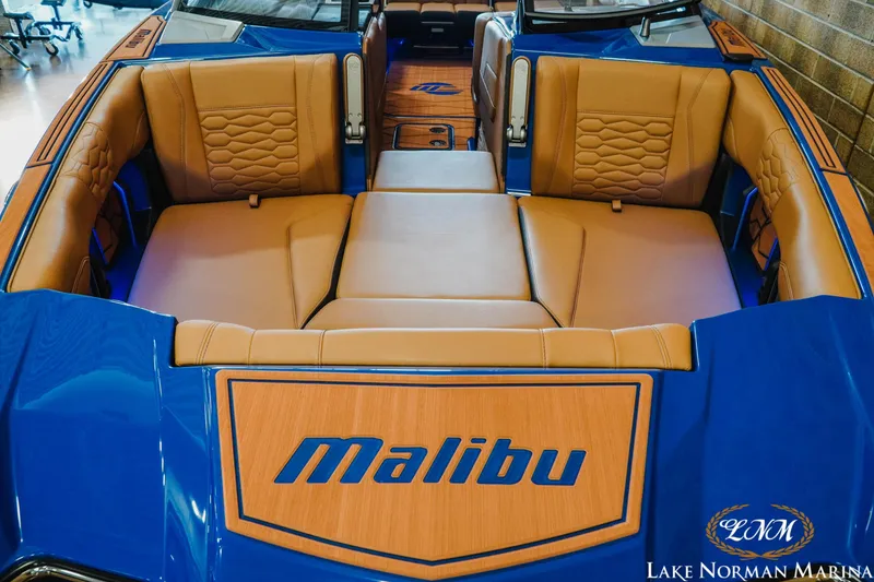 Slide: The Image of Malibu Wakesetter 24 MXZ 2025 - 15
