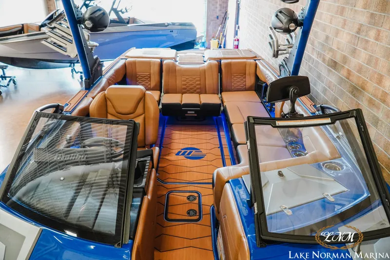 Slide: The Image of Malibu Wakesetter 24 MXZ 2025 - 17