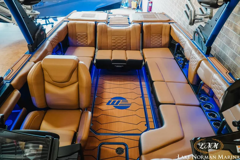 Slide: The Image of Malibu Wakesetter 24 MXZ 2025 - 18