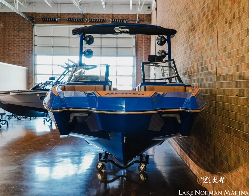 Slide: The Image of Malibu Wakesetter 24 MXZ 2025 - 4