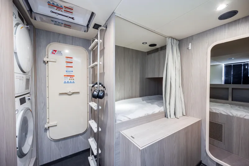 Slide: The Image of Azimut Fly 72 2021 - 83