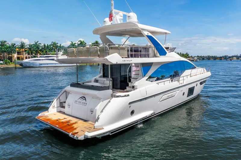 Slide: The Image of 2021 Azimut Fly 72 yacht on water, featuring sleek design and luxurious amenities. - 9