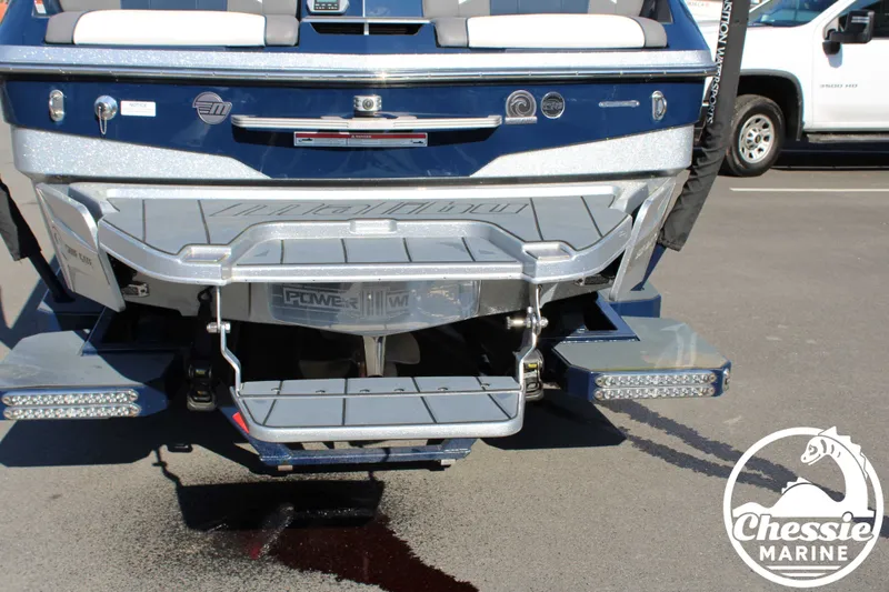 Slide: The Image of Malibu Wakesetter 25 LSV 2020 - 12