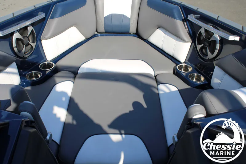 Slide: The Image of Malibu Wakesetter 25 LSV 2020 - 14