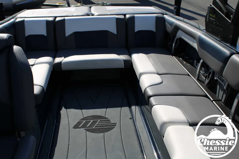 Slide: The Image of Malibu Wakesetter 25 LSV 2020 - 15