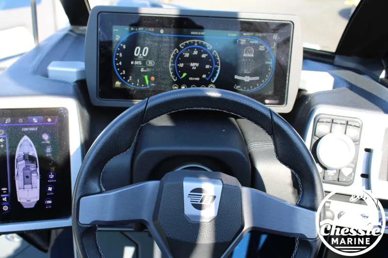 Slide: The Image of Malibu Wakesetter 25 LSV 2020 - 20