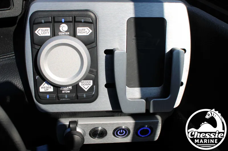 Slide: The Image of Malibu Wakesetter 25 LSV 2020 - 23