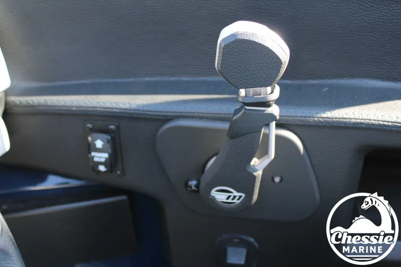 Slide: The Image of Malibu Wakesetter 25 LSV 2020 - 25