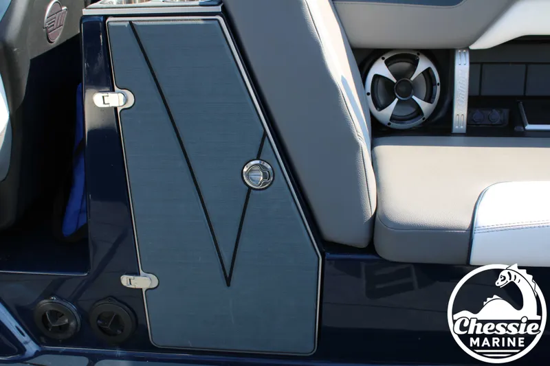 Slide: The Image of Malibu Wakesetter 25 LSV 2020 - 29