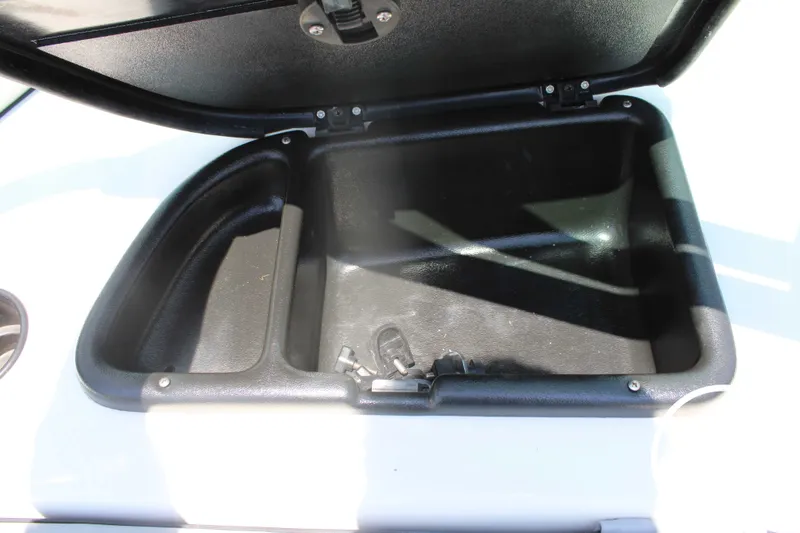 Slide: The Image of Centurion Elite V-Drive C-4 2007 - 17