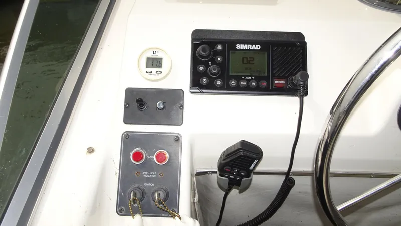 Slide: The Image of Bayliner 3988MY 1997 - 11