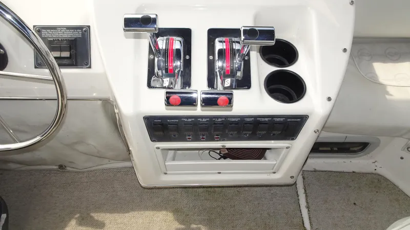 Slide: The Image of Bayliner 3988MY 1997 - 12