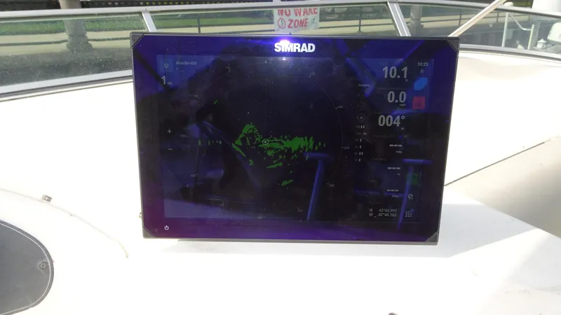 Slide: The Image of Bayliner 3988MY 1997 - 13